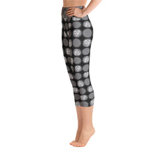 Load image into Gallery viewer, Yoga Capri Leggings